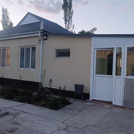 Guest House Lola Kochkor Екстериор снимка